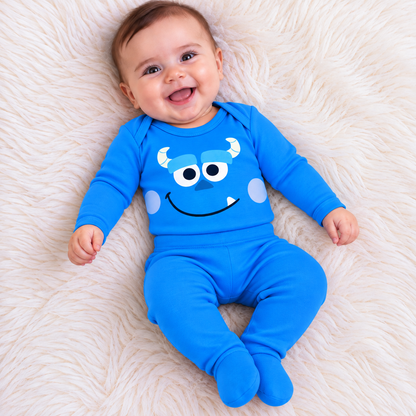 Bebé con conjunto azul y carita de Sulley estampada, con cuernos blancos y mejillas lilas