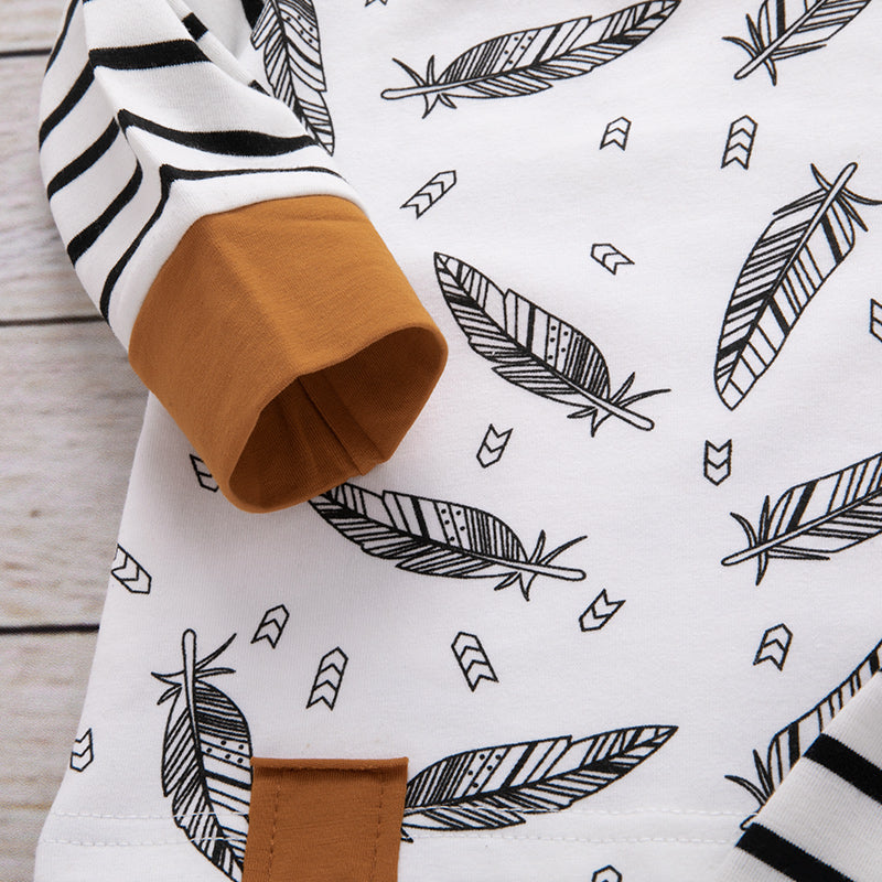 Conjunto Rayas Plumas Camel - detalle pantalon