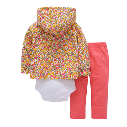 Detalle body blanco con zorrito rosa y lazo en cuello